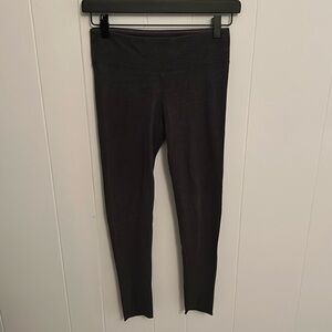 ARITZIA • TNA Full Length Mid-rise Gray Legging S